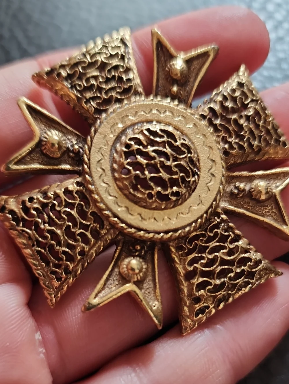 VTG Gold Filigree Maltese Cross Brooch